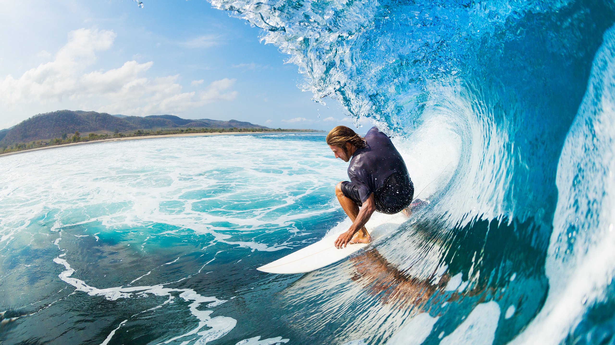 瑞士替补席自带小木屋取暖,观众羡慕疯了,瑞士的小木屋